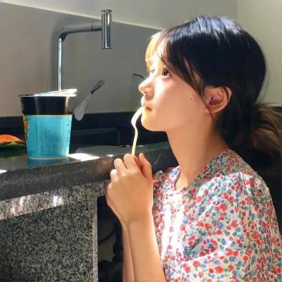 裙底春